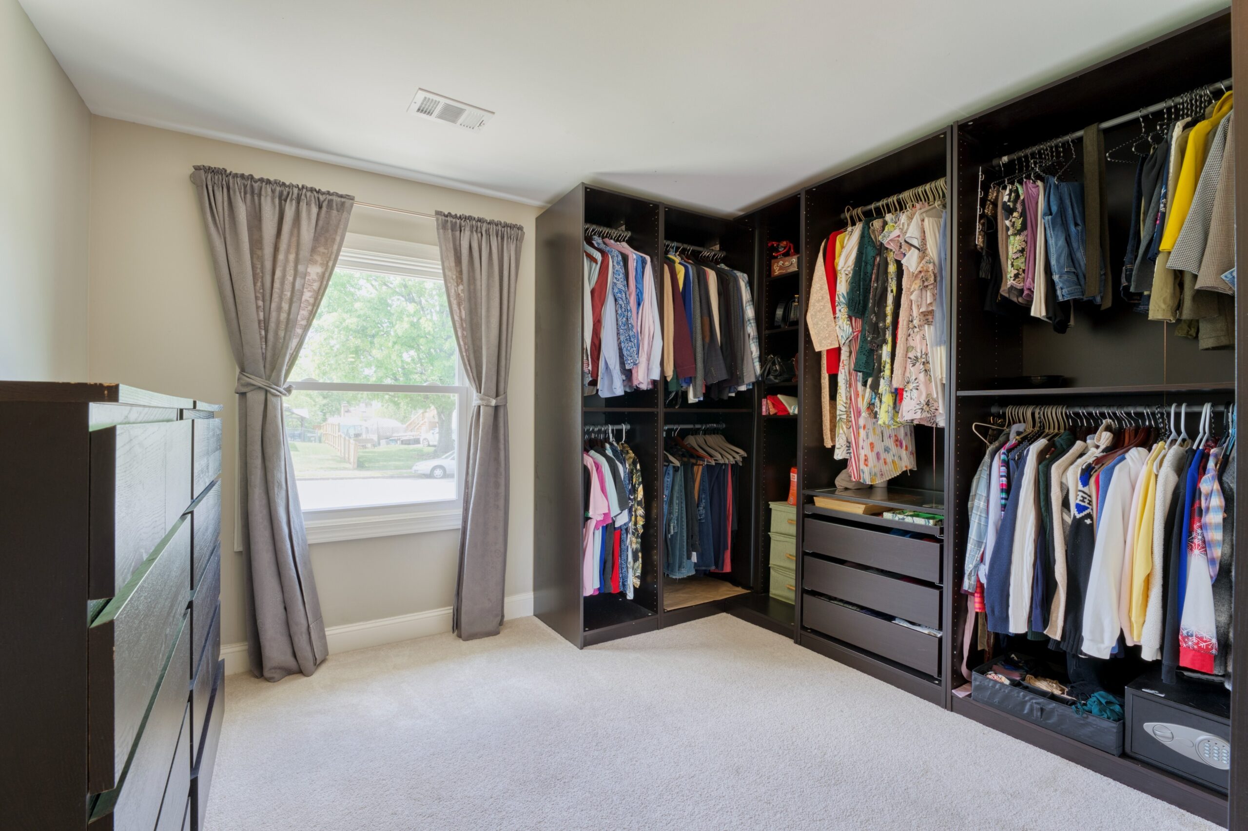 professional interior photo of 102 S Harrison Road, Sterling, VA - showing the closet with built-ins